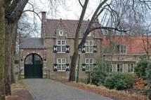 poortgebouw, Neerhuis en koetshuis